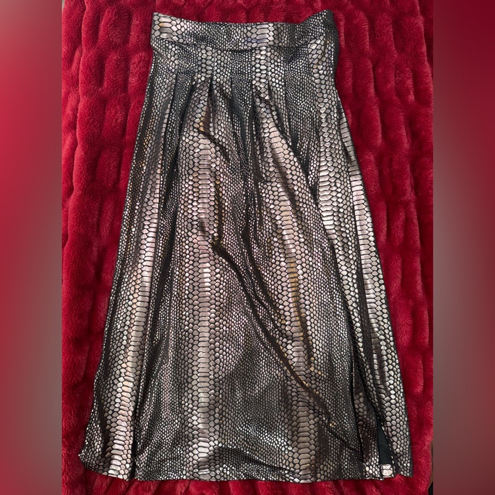 Molly Bracken Metallic Snake-Print Midi Skirt in Black and Gold